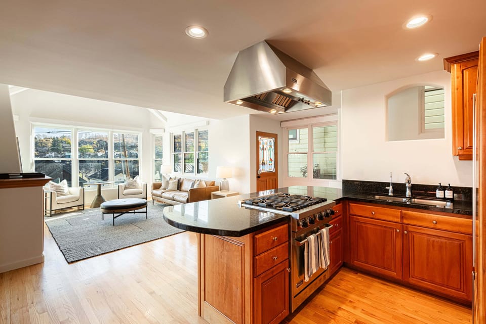 Fully Equipped Kitchen with Stainless Steel Appliances, Gas Range