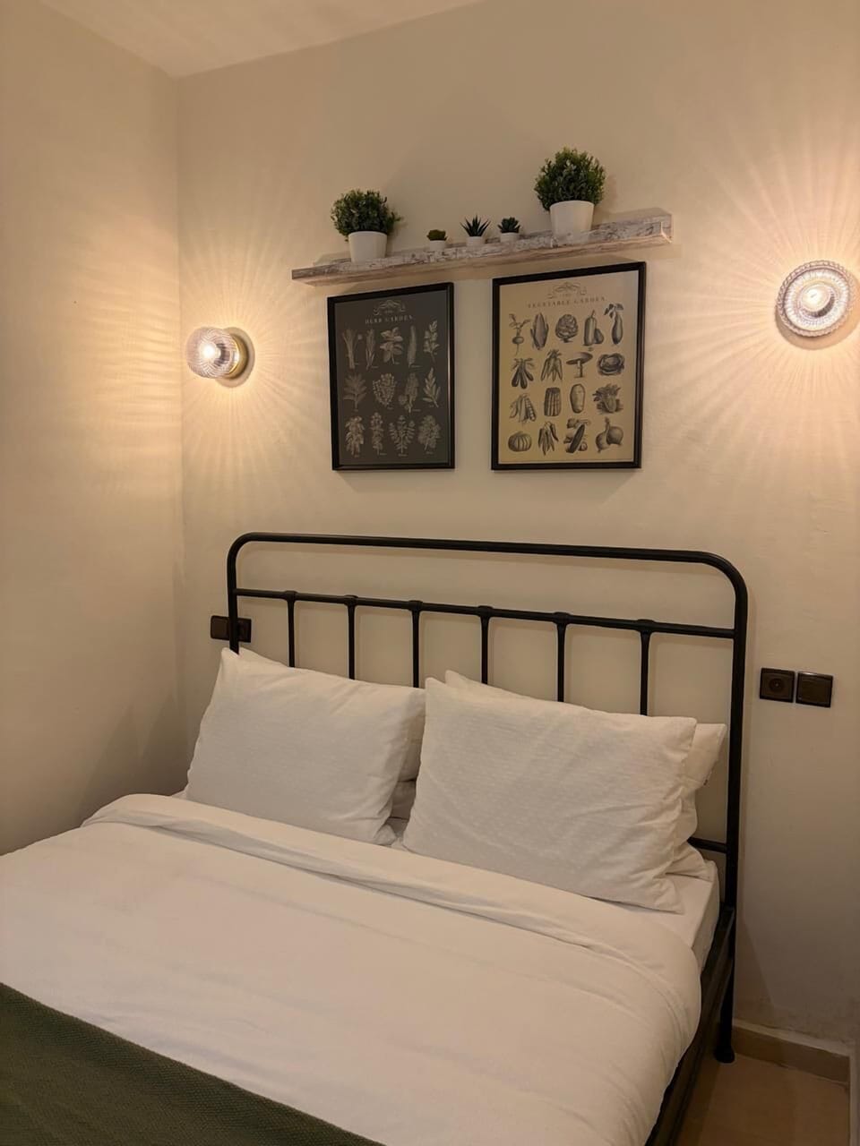 Deluxe Double Room | Individually decorated, individually furnished, free WiFi, bed sheets