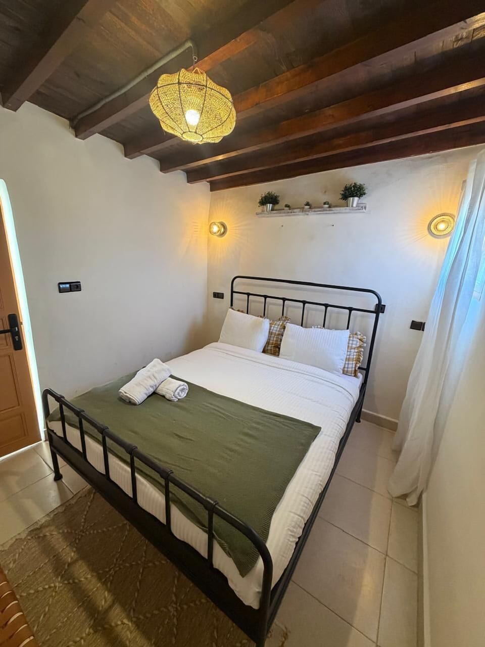 Deluxe Double Room | Individually decorated, individually furnished, free WiFi, bed sheets