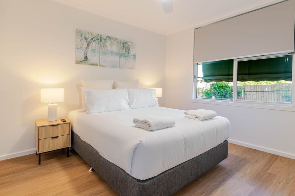 Bedroom 1: Queen, TV, Evaporative Cooling, Ceiling Fan + Built-in Robe