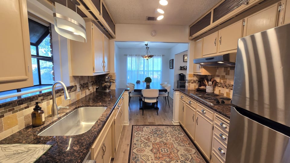 Fully equipped kitchen