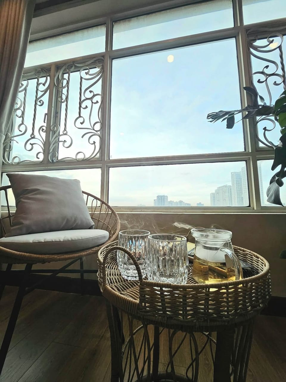 Classic Apartment, City View | Interior