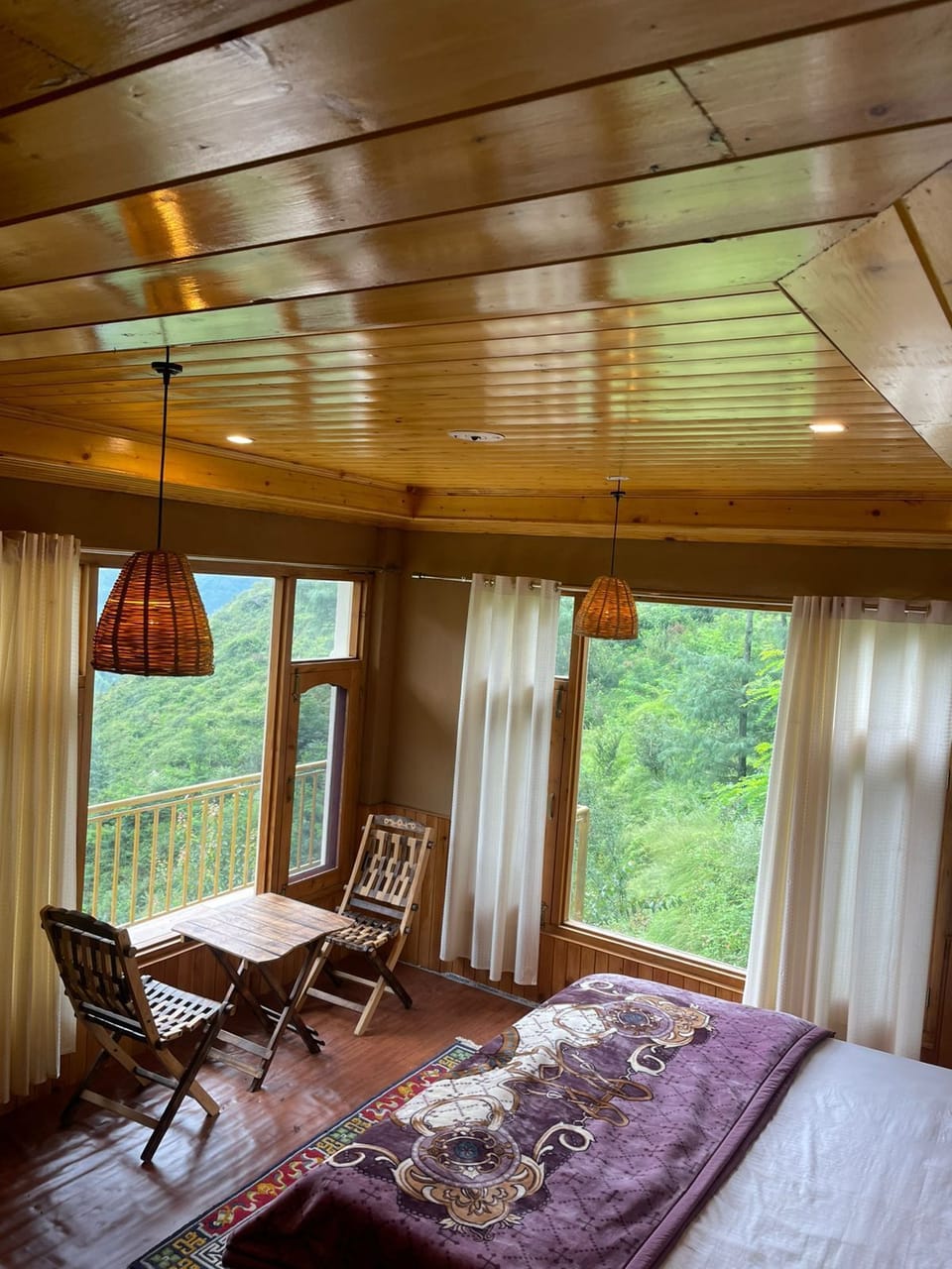 Luxury Room | Rollaway beds, free WiFi, bed sheets