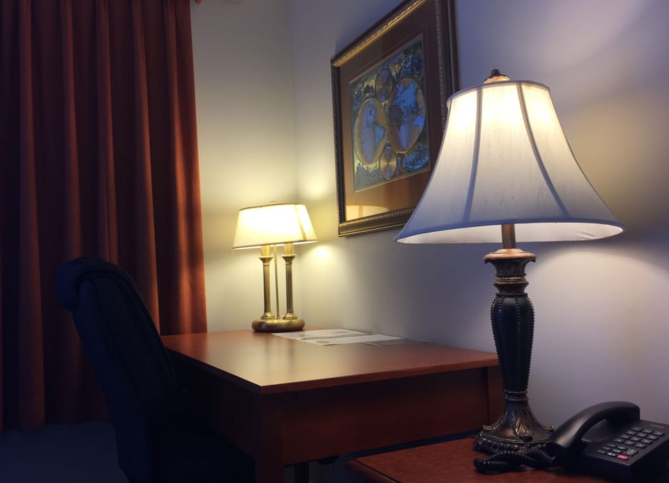 Standard Room, 1 Queen Bed | Desk, iron/ironing board, free WiFi, bed sheets