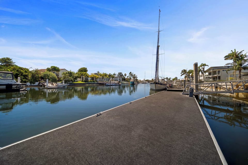 Private pontoon offering direct canal access.