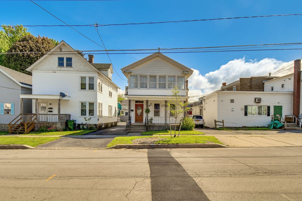 Property Exterior | Single-Level Apartment | Upstairs Unit