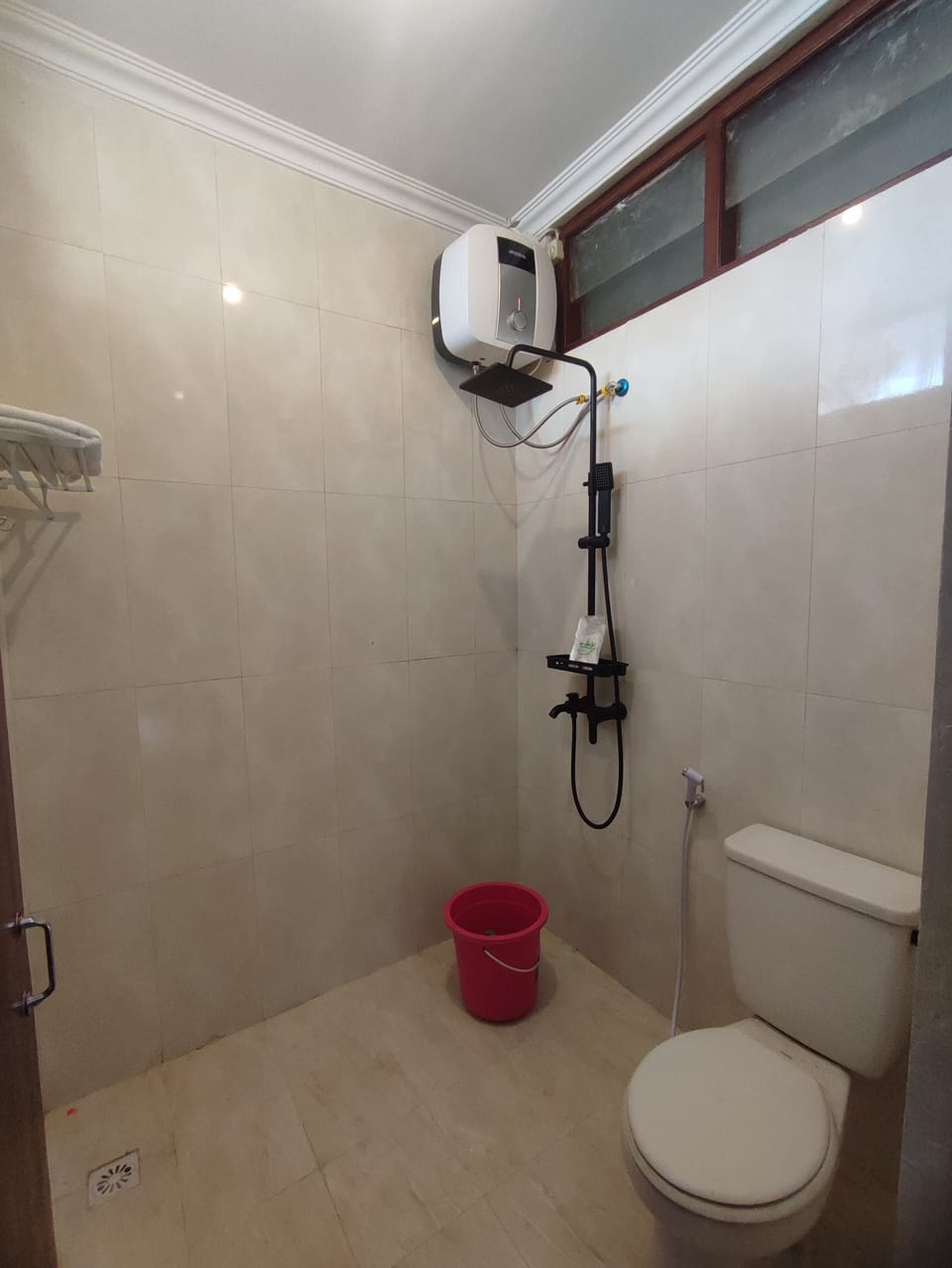 Superior Double Room | Bathroom | Shower, towels, soap, shampoo