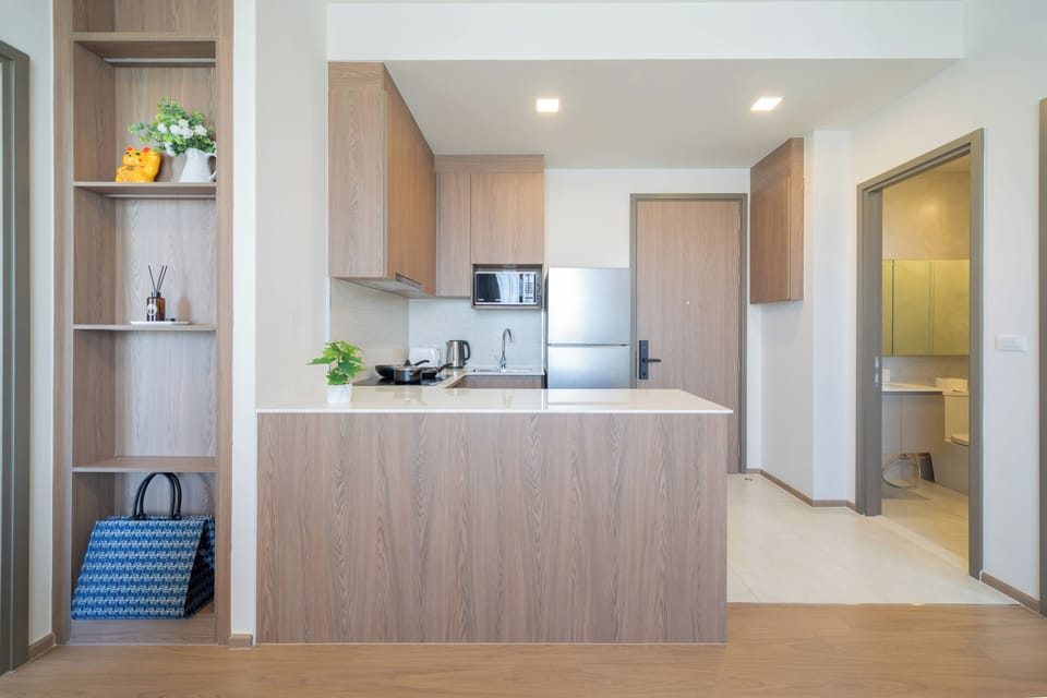 Condo, 2 Bedrooms | Private kitchen | Electric kettle, toaster