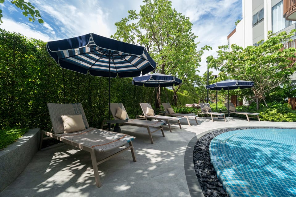 3 outdoor pools