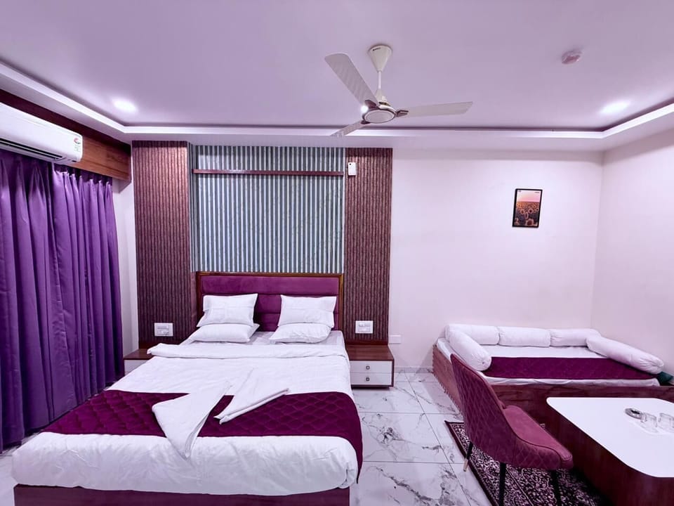 Deluxe Double Room, City View | Premium bedding, iron/ironing board, rollaway beds, free WiFi