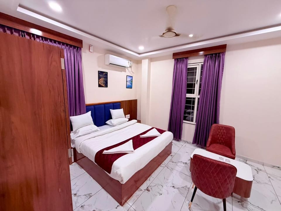 Deluxe Double Room, City View | Premium bedding, iron/ironing board, rollaway beds, free WiFi