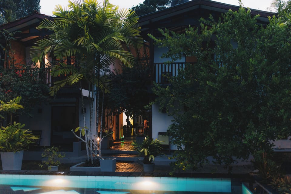 2 outdoor pools