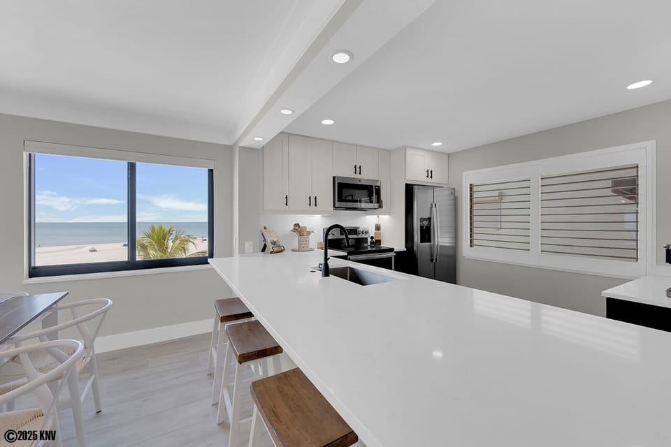 Gorgeous, Fully Equipped Kitchen