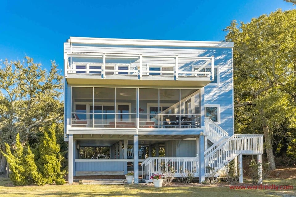 Faded Blue Soundside Exterior