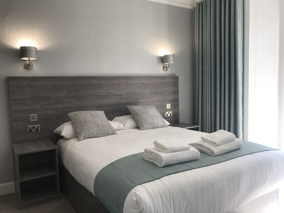 Double Room (Room 9) | Free WiFi