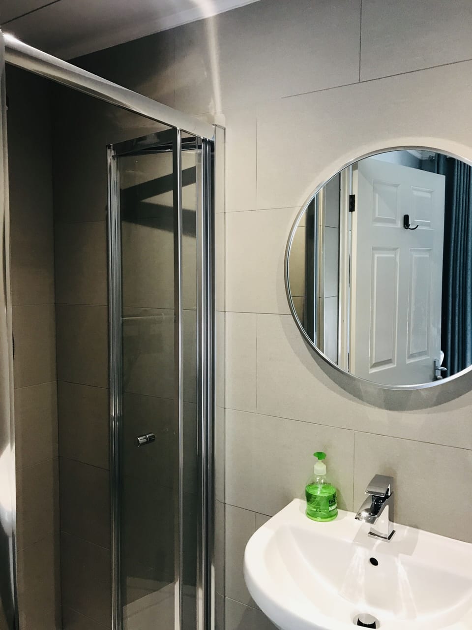 Double Room (Room 8) | Bathroom | Shower, hair dryer, towels