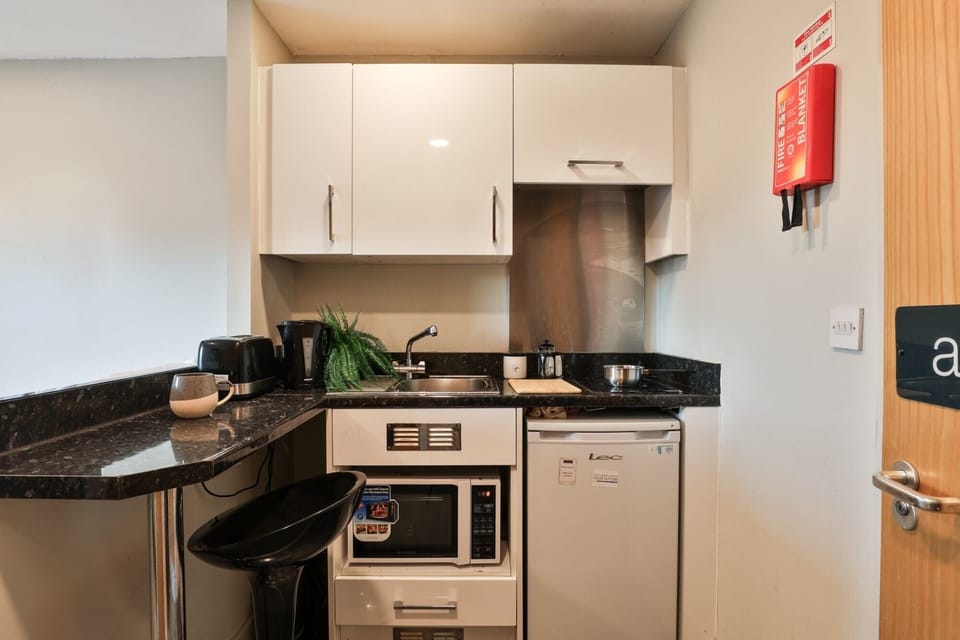 Studio, Non Smoking | Private kitchen