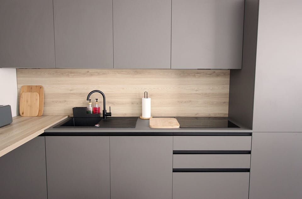 Penthouse, 2 Bedrooms, Kitchen | Private kitchen | Electric kettle, toaster