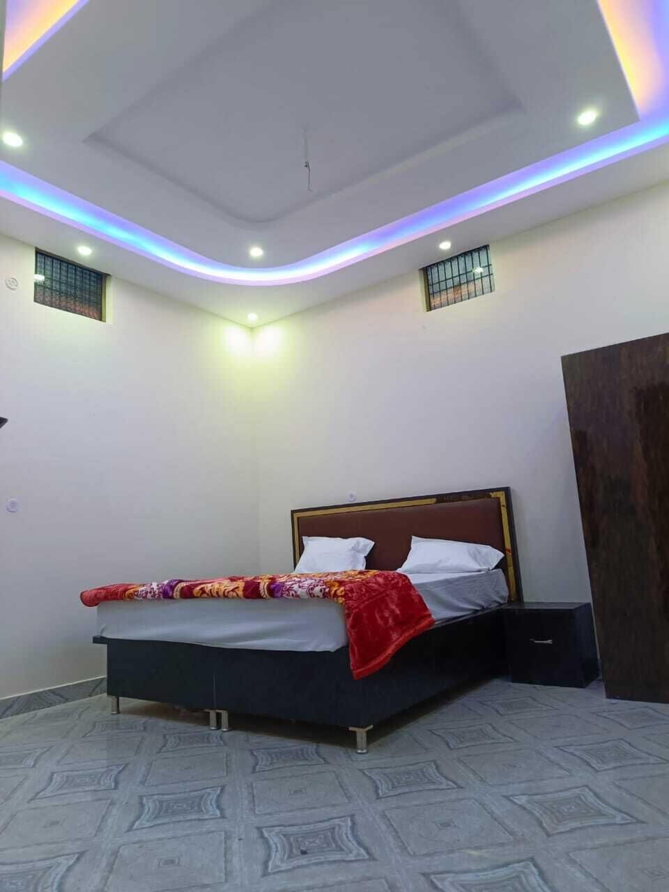 Superior Single Room | Laptop workspace, free WiFi