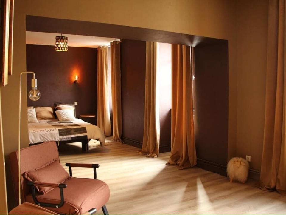 Double Room, 1 King Bed | Free WiFi
