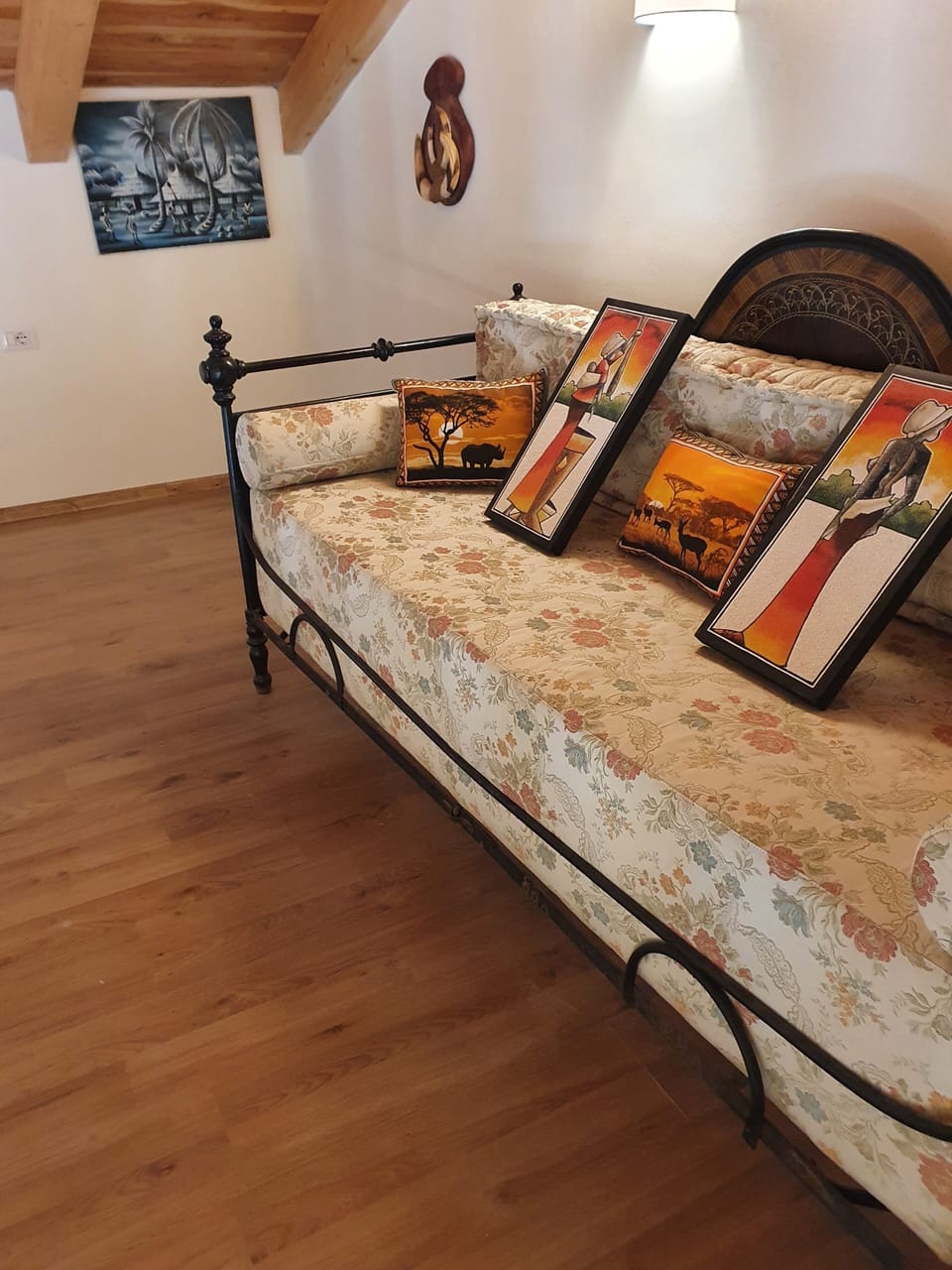 Deluxe Double Room, Balcony, Courtyard View | Blackout drapes, iron/ironing board, free WiFi