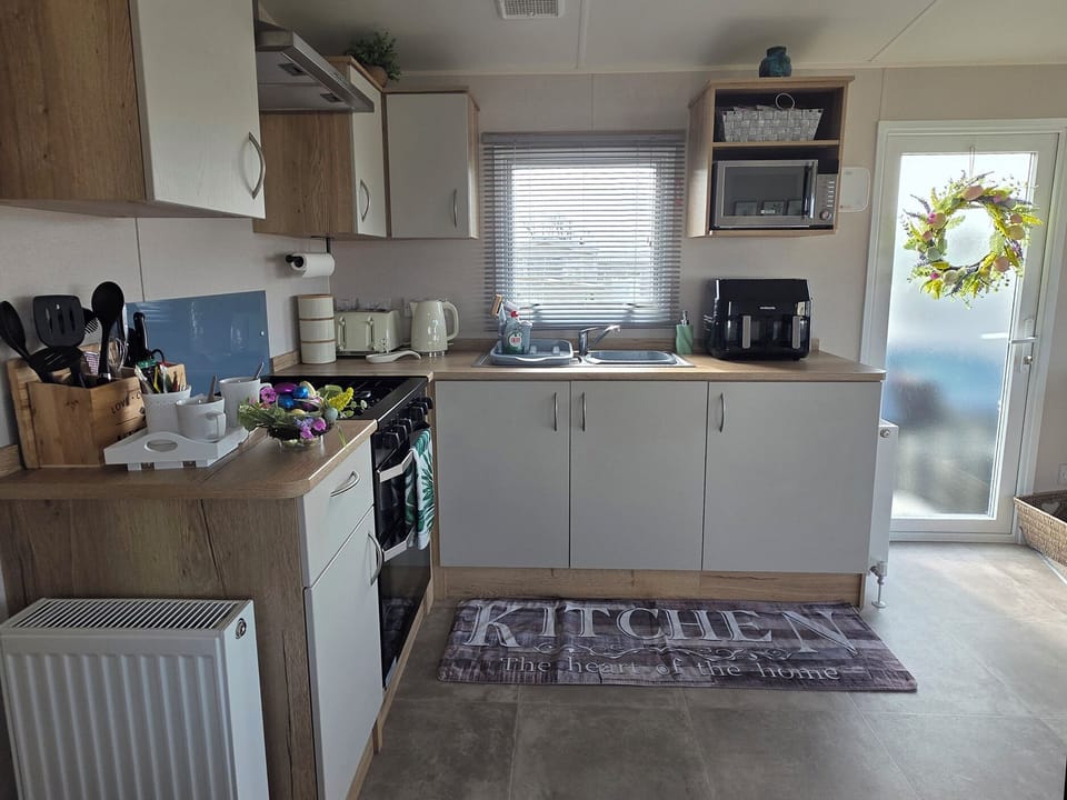 Cottage | Private kitchen | Cookware/dishes/utensils
