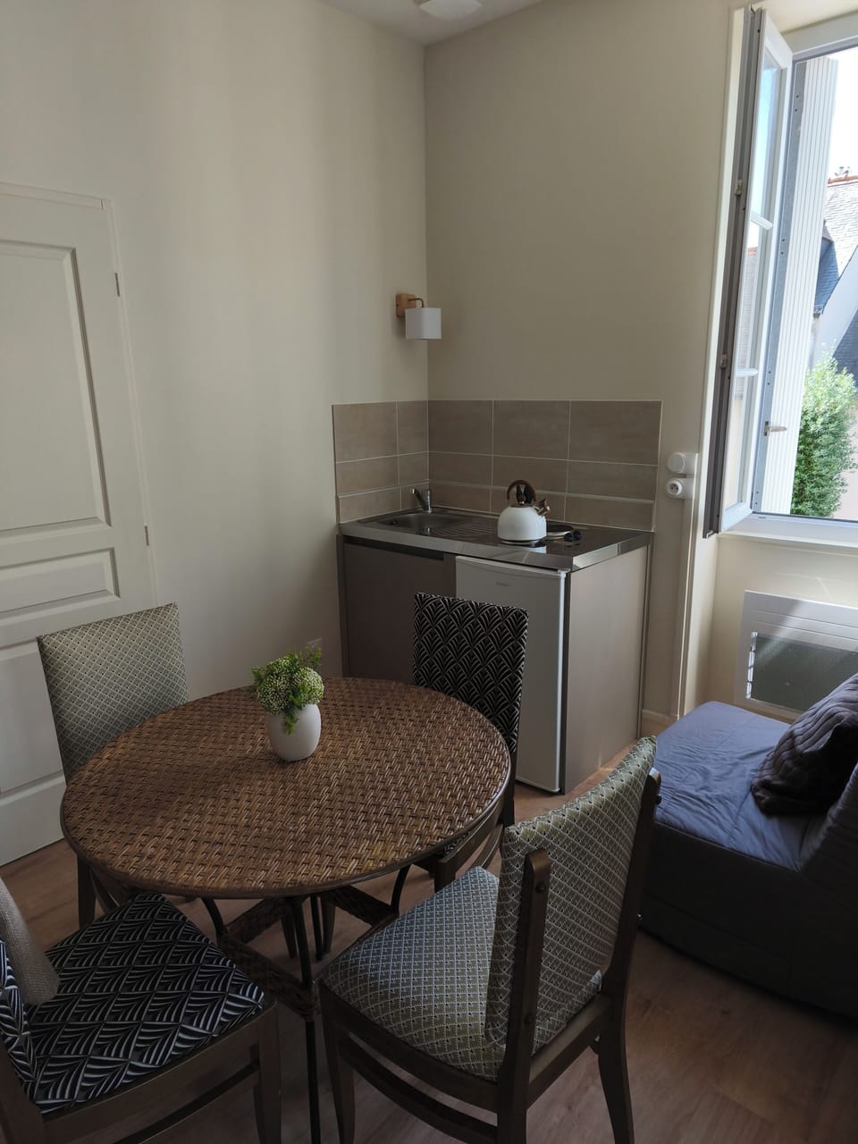 Classic Studio | Dining | Lunch served, French cuisine