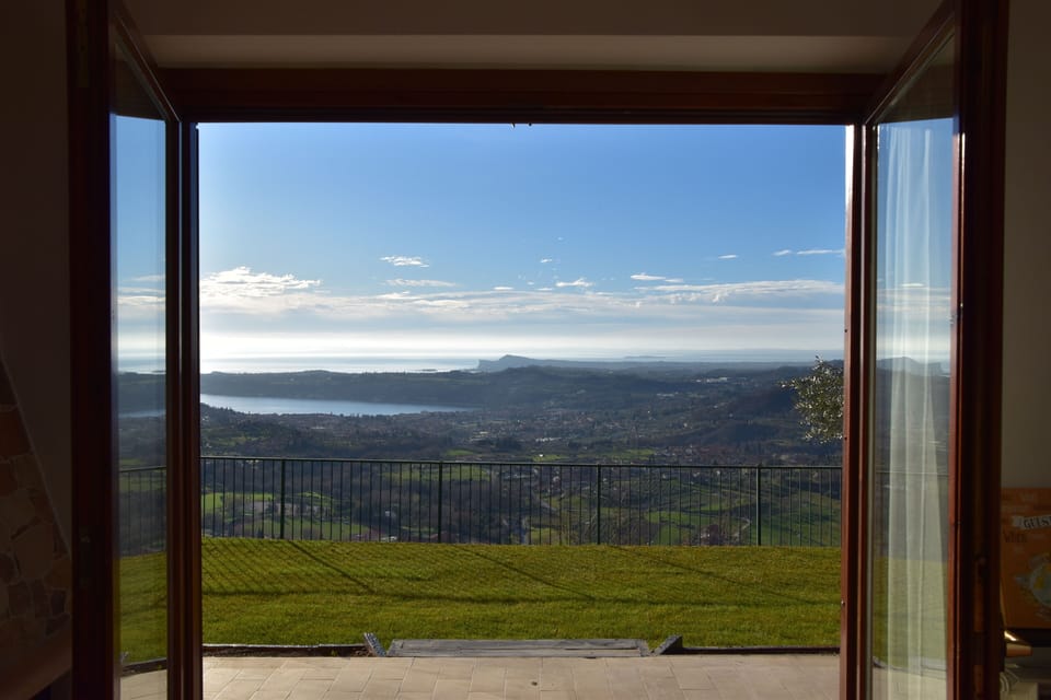 Apartment, 2 Bedrooms, Patio, Lake View | Interior