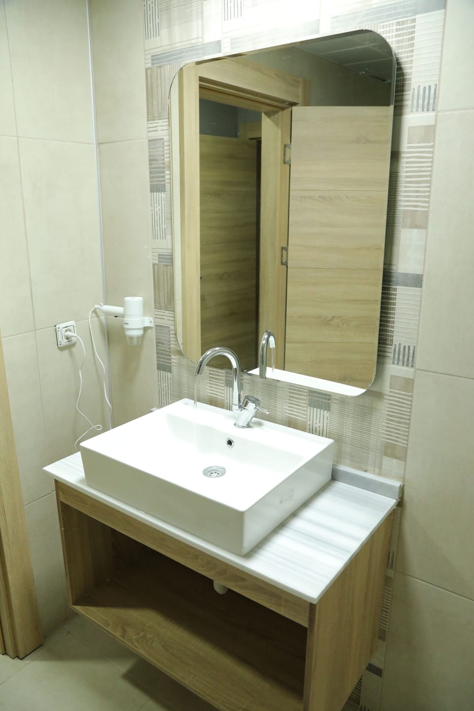 Deluxe Double Room, Mountain View | Bathroom | Shower, hair dryer, slippers, towels