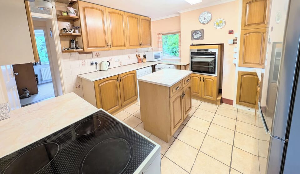 Dishwasher, cookware/dishes/utensils