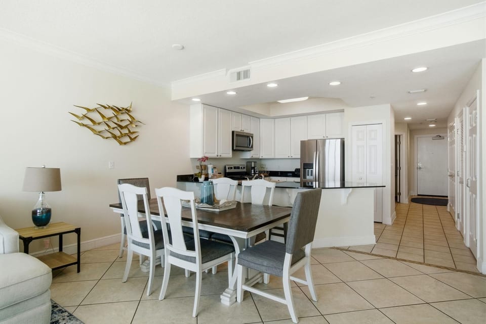 Condo, Multiple Beds (San Carlos 805) | Dining