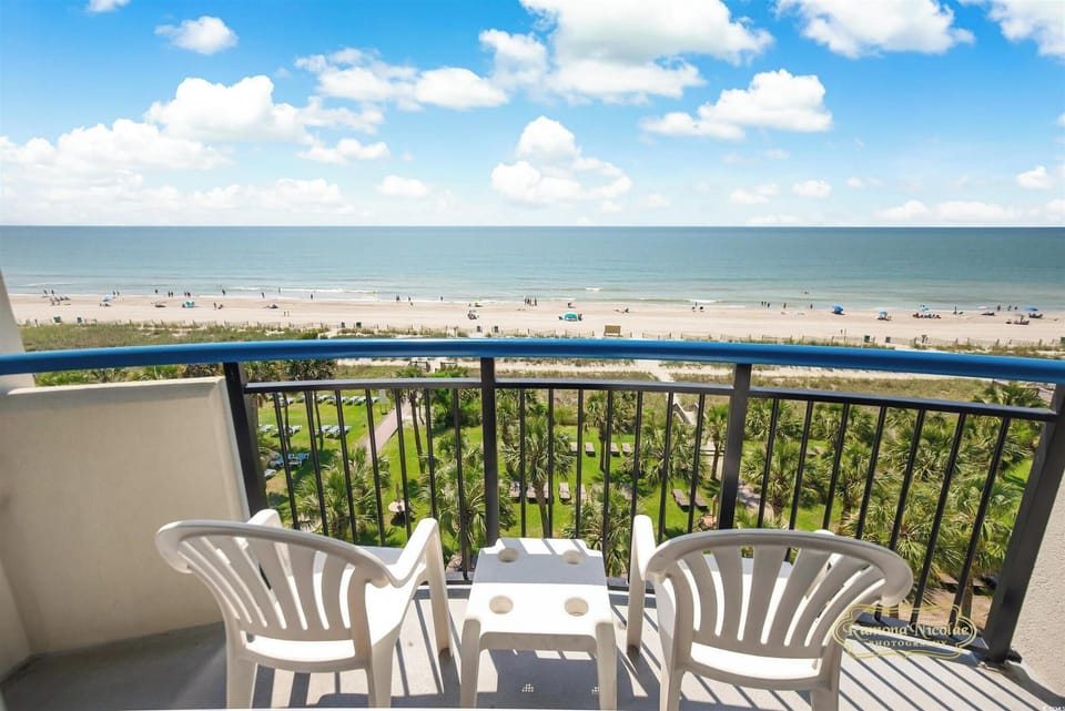 Wake up to the sounds of the surf and enjoy endless blue horizons from your private, direct oceanfront balcony. This is the heart of your Myrtle Beach escape.