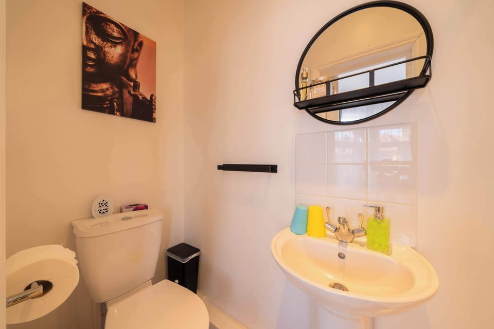 Huge en-suite shower room
