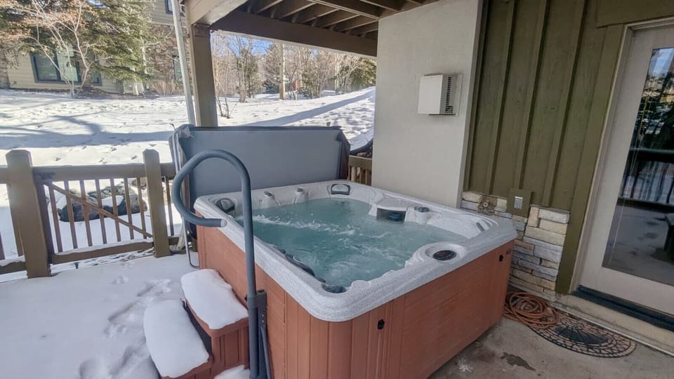 Communal Hot tub hours  - 8am to 10pm