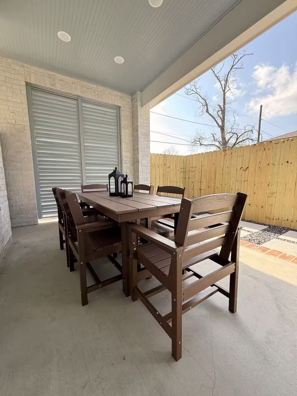 Outdoor dining