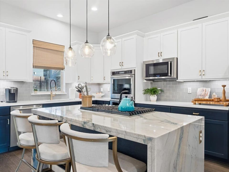 Fully Equipped Kitchen with Modern Finishes