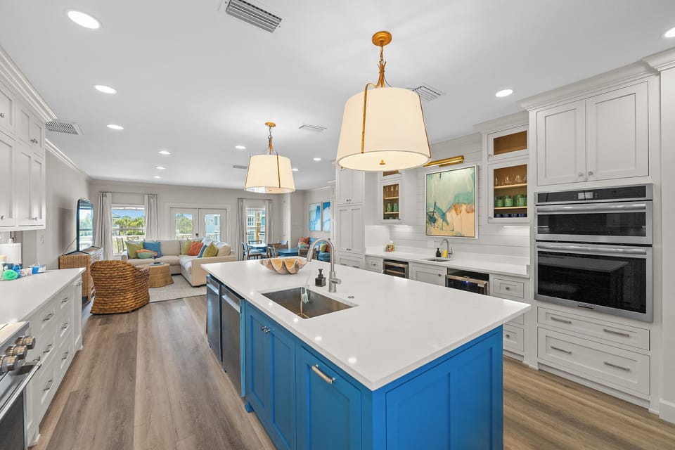 Fully Stocked Kitchen ready for entertaining! 