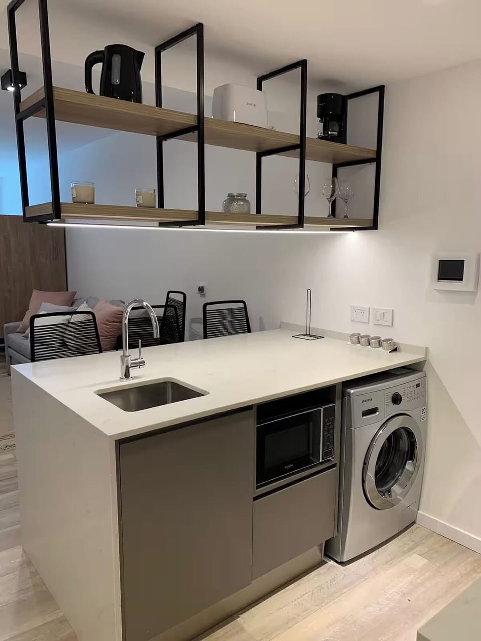 Studio | Private kitchen | Full-size fridge, oven, cookware/dishes/utensils