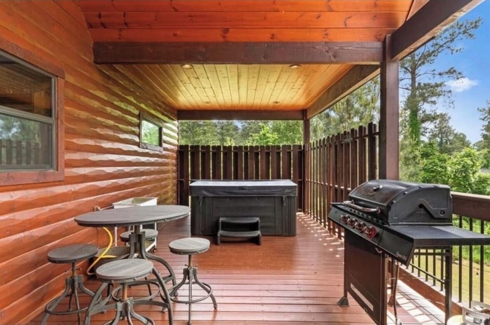 Hot tub and grill 