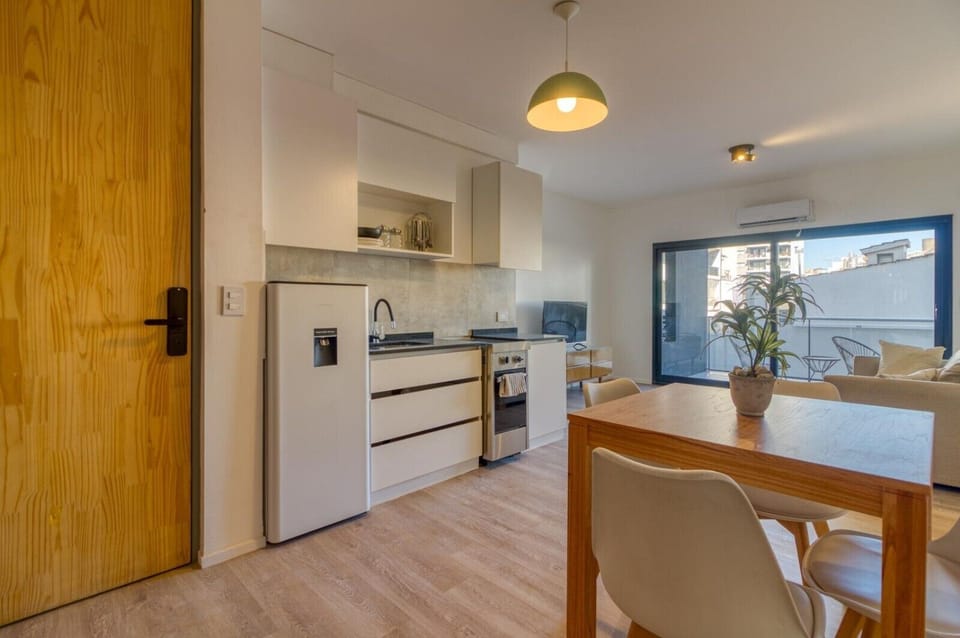 Studio | Private kitchen | Full-size fridge, oven, cookware/dishes/utensils