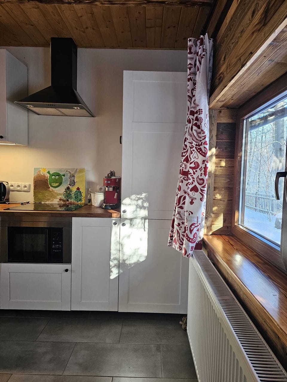 Chalet | Private kitchenette | Coffee/tea maker, electric kettle