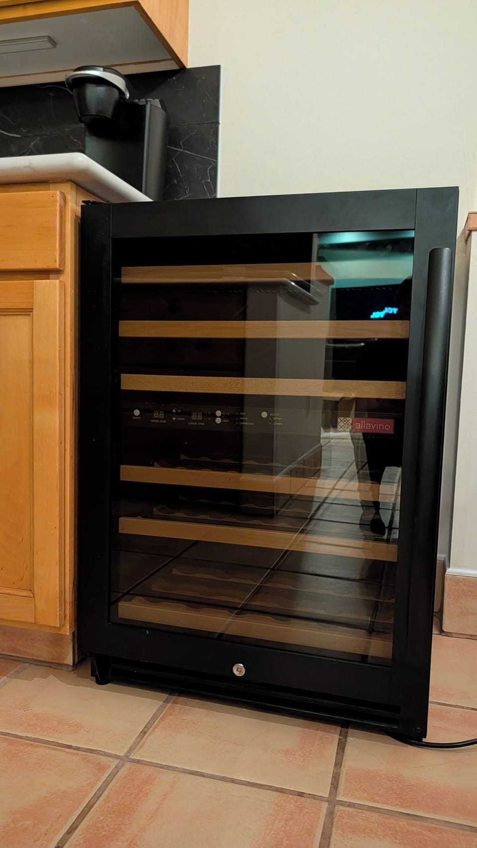 Dual zone wine fridge