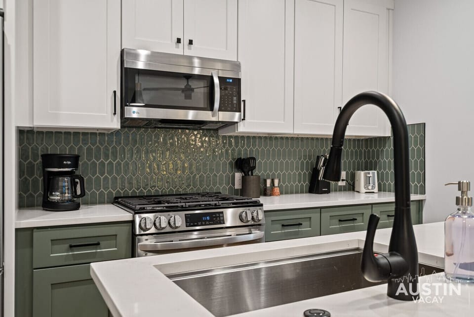 Chef-grade stove, sharp knives, and enough style to sauté with flair.