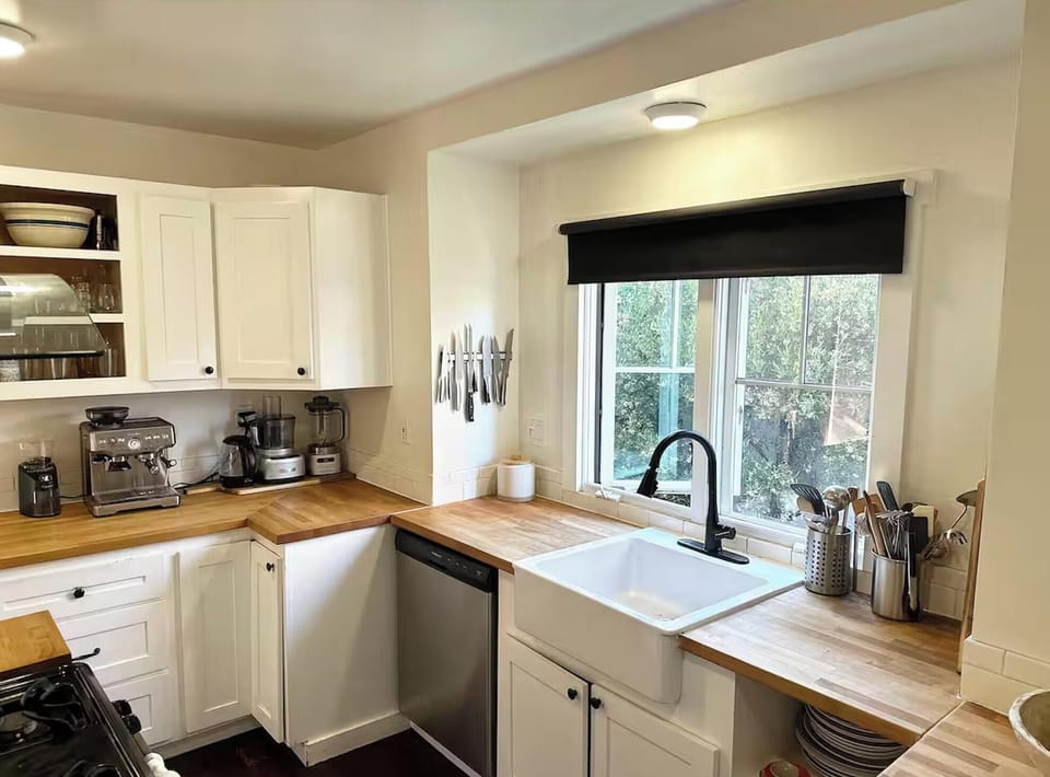KITCHEN + PANTRY