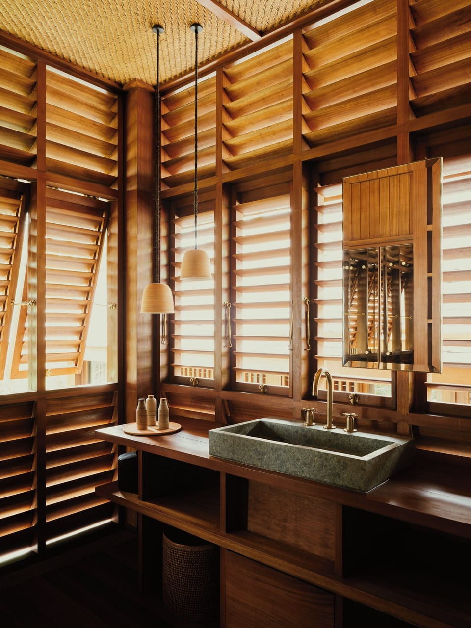 Panoramic Studio Suite, Garden View | Bathroom | Slippers