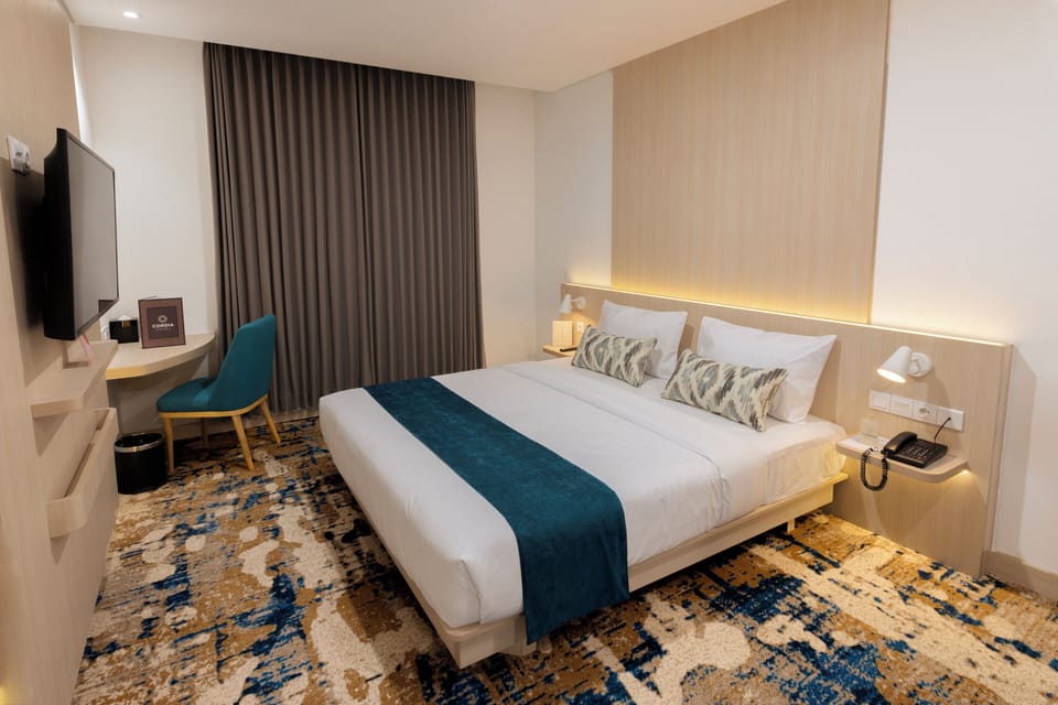 In-room safe, desk, laptop workspace, soundproofing