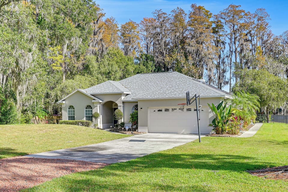 Land O' Lakes Vacation Rental | 4BR | 3BA | 2,446 Sq Ft | Steps to Enter