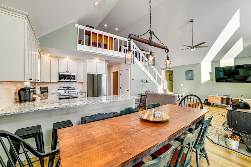 Dining Table | Dishware & Flatware | 1st Floor