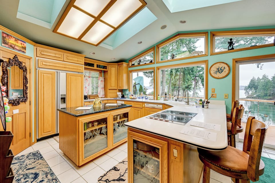 Kitchen | Keurig | Dishwasher | Spices | Main Floor