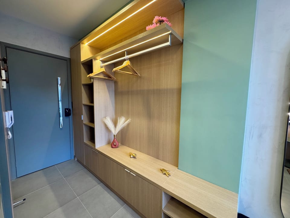 Comfort Studio, City View | Wardrobe